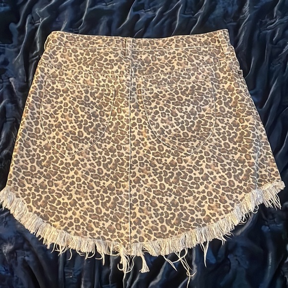 Cheetah skirt - Picture 3 of 3